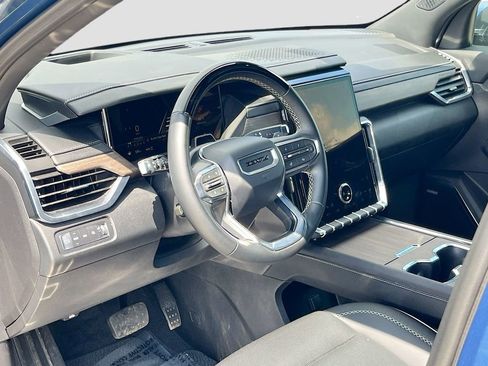 Used 2025 GMC Acadia Denali w/ Super Cruise Package image 9