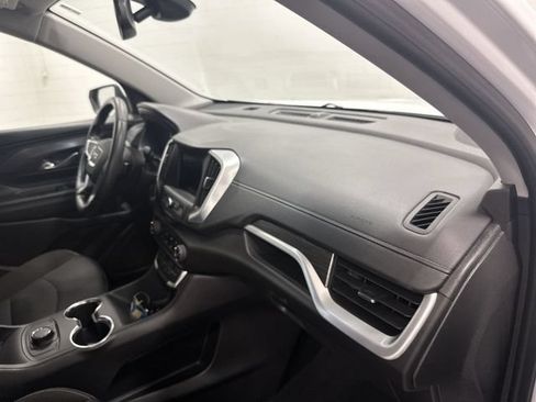 Used 2024 GMC Terrain SLE AWD/4WD image 16