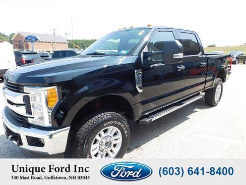 Used 2017 Ford F250 XLT w/ XLT Value Package image 4