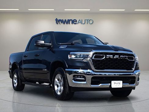 Used 2025 RAM 1500 Big Horn AWD/4WD image 8