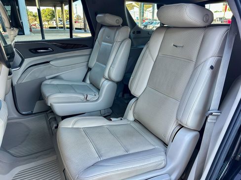 Used 2021 Cadillac Escalade Sport Platinum image 31