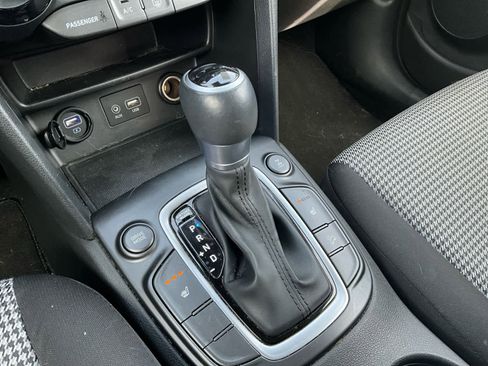 Used 2019 Hyundai Kona SEL image 24