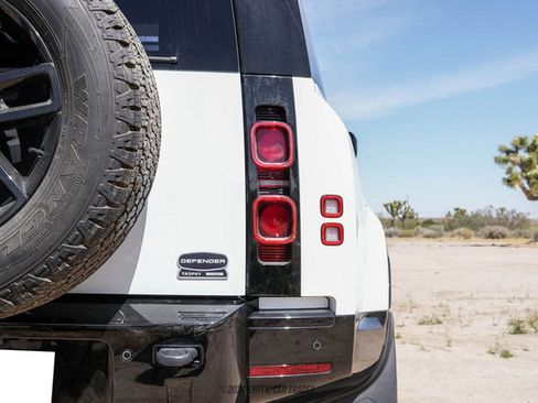 Used 2023 Land Rover Defender 90 X-Dynamic SE image 81