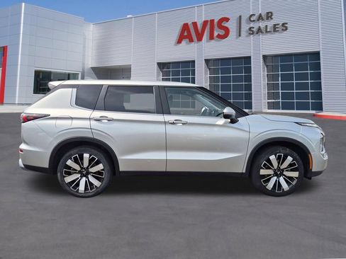 Used 2025 Mitsubishi Outlander SE AWD/4WD image 5