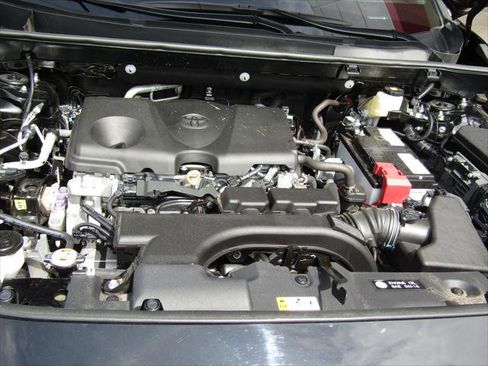 Certified 2021 Toyota RAV4 XLE Premium image 33