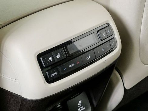 Used 2021 Hyundai Palisade Calligraphy image 21