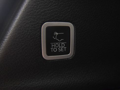 New 2027 Chrysler Pacifica Select AWD/4WD image 36