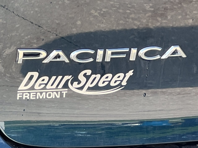 Used 2024 Chrysler Pacifica Limited FWD image 53
