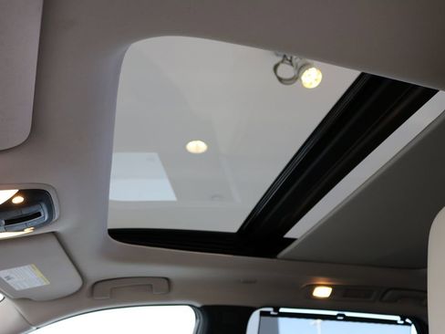 Certified 2025 INFINITI QX60 Luxe image 18