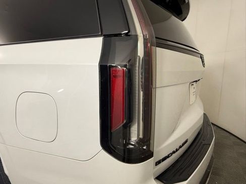 Used 2023 Cadillac Escalade V AWD/4WD image 13