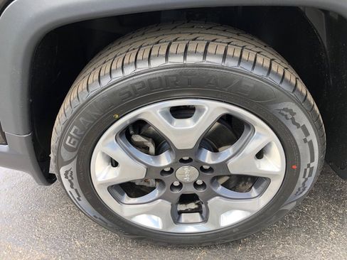 Used 2018 Jeep Compass Limited AWD/4WD image 10