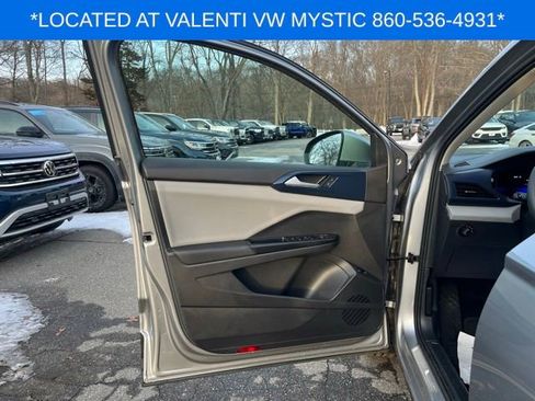 Certified 2022 Volkswagen Taos SE image 26