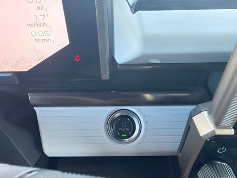 Used 2025 GMC Hummer EV 2X AWD/4WD image 25