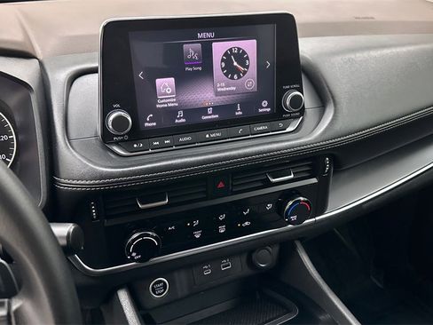 Used 2021 Nissan Rogue S image 14