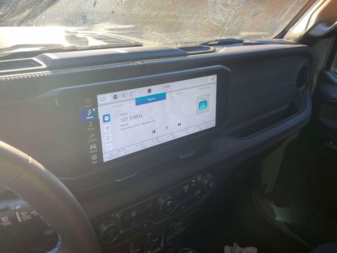 Used 2024 Jeep Wrangler Unlimited Rubicon 4xe image 26