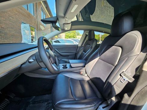 Used 2022 Tesla Model Y Long Range AWD/4WD image 37
