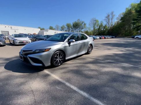 Used 2024 Toyota Camry SE FWD image 7