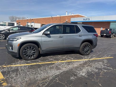 Used 2023 Chevrolet Traverse RS image 1
