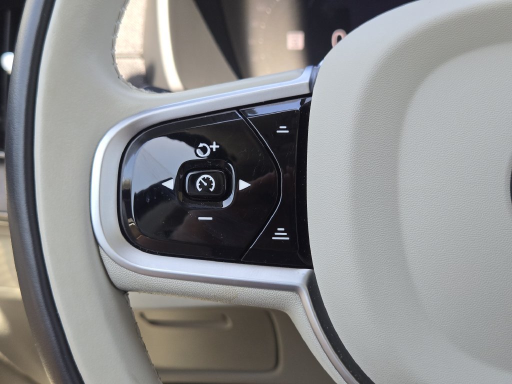 Used 2026 Volvo XC90 B6 Ultra w/ Protection Package AWD/4WD image 28
