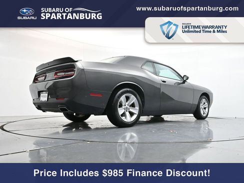 Used 2023 Dodge Challenger SXT image 30