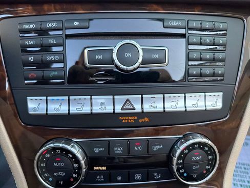 Used 2013 Mercedes-Benz SL 550 image 14