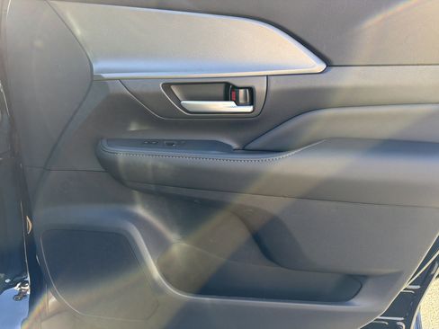 Used 2026 Toyota Grand Highlander XLE image 13