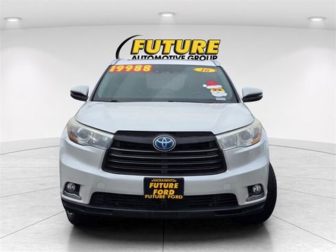 Used 2016 Toyota Highlander Limited Platinum image 2