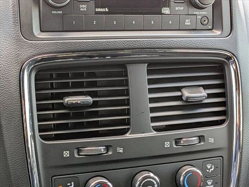 Used 2015 Dodge Grand Caravan SE w/ Quick Order Package 29E SE image 10