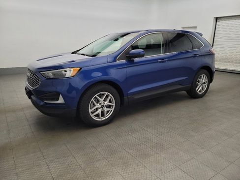 Used 2023 Ford Edge SEL image 2