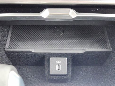 New 2026 Land Rover Range Rover Long Wheelbase SE image 14