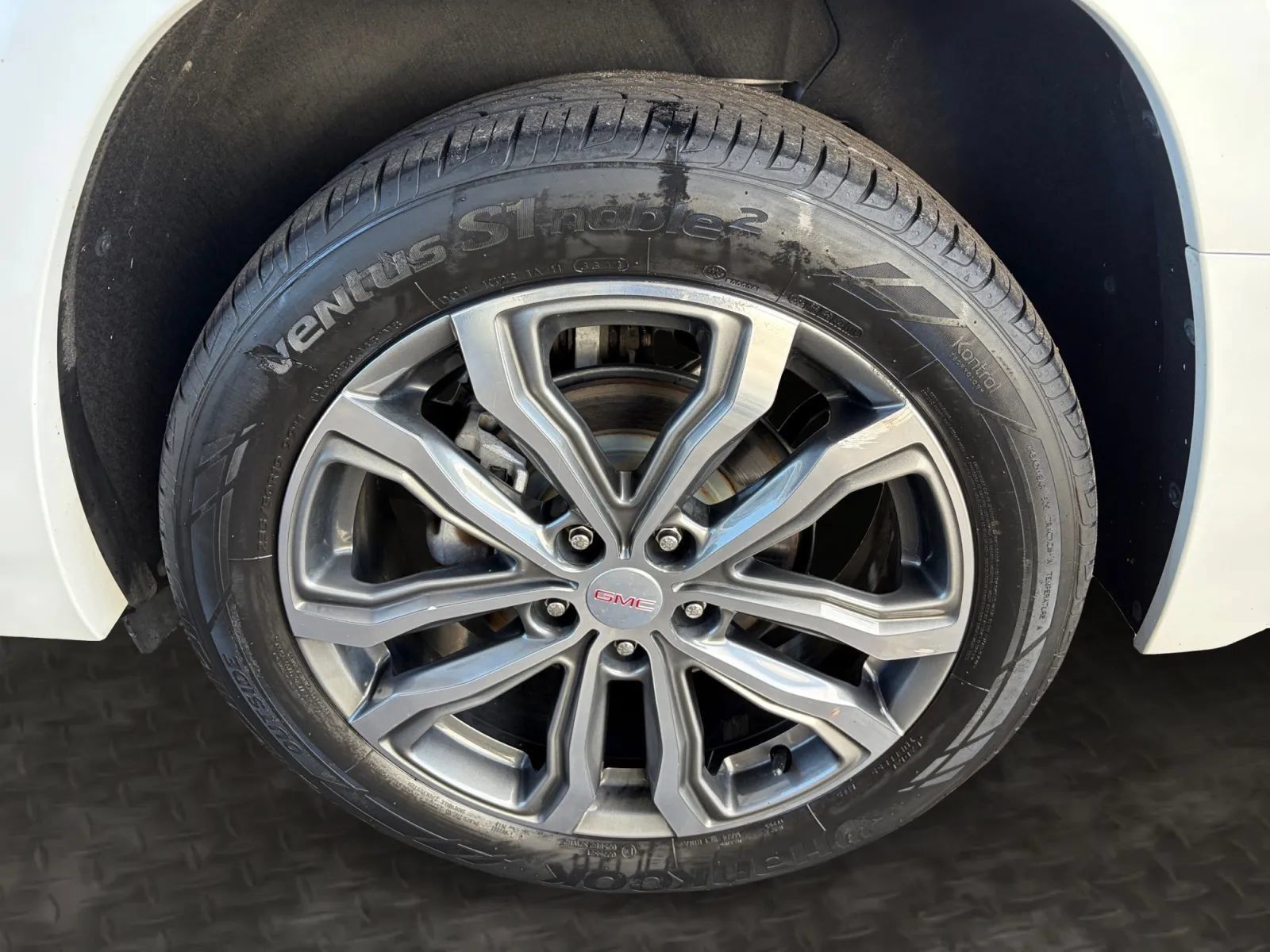 Used 2020 GMC Terrain Denali w/ Denali Premium Package AWD/4WD image 42
