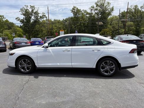 Used 2023 Honda Accord EX image 4