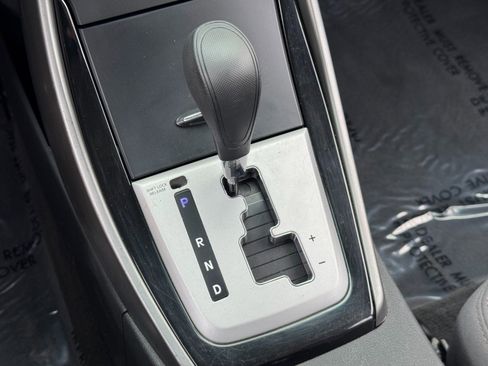 Used 2011 Hyundai Elantra GLS image 24