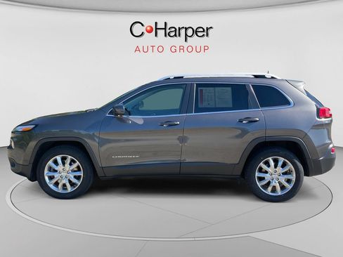 Used 2017 Jeep Cherokee Limited AWD/4WD image 6