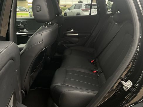 Used 2025 Mercedes-Benz GLA 250 image 11