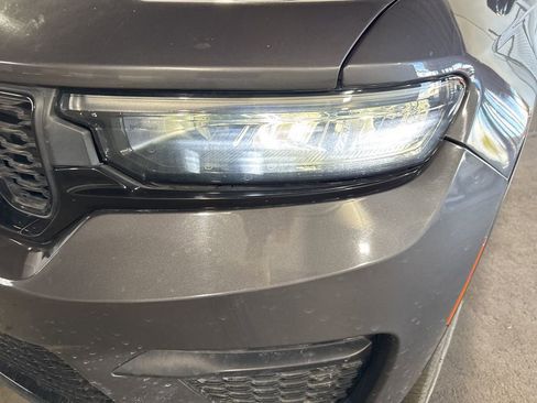 Used 2023 Jeep Grand Cherokee Altitude image 2