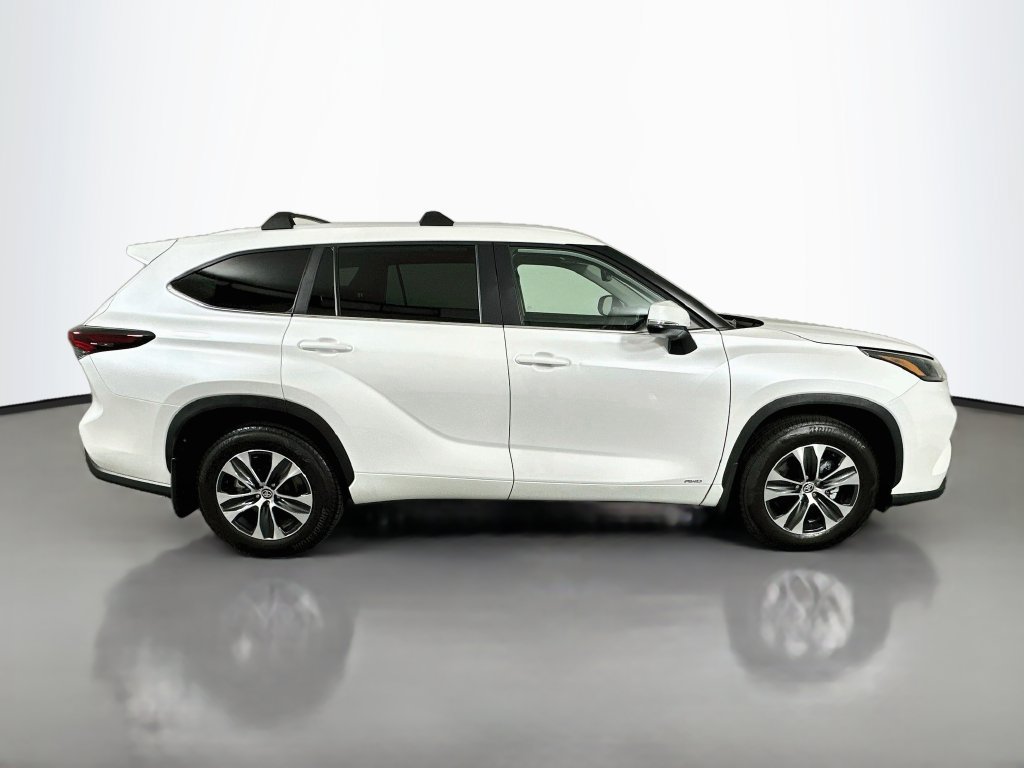Used 2026 Toyota Highlander XLE AWD/4WD image 4