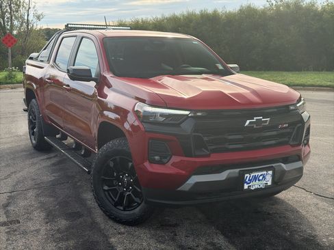 Used 2025 Chevrolet Colorado Z71 w/ Midnight Edition AWD/4WD image 5