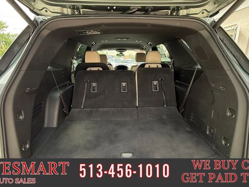 Used 2022 Chevrolet Traverse LT FWD image 23