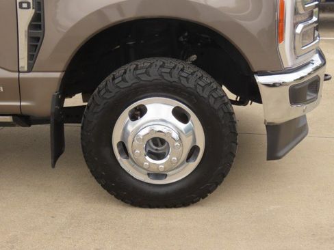 Used 2023 Ford F350 Lariat w/ Lariat Ultimate Package AWD/4WD image 7