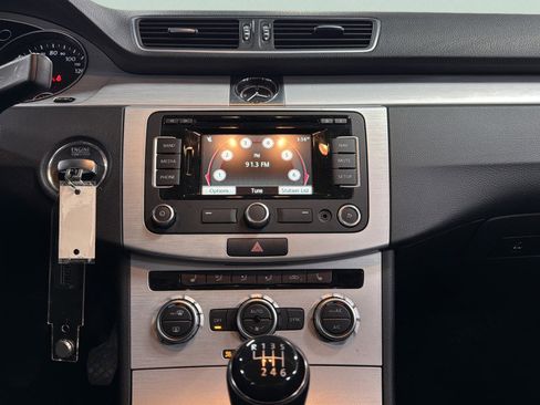 Used 2013 Volkswagen CC R-Line image 37