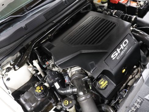 Used 2013 Ford Taurus SHO image 15