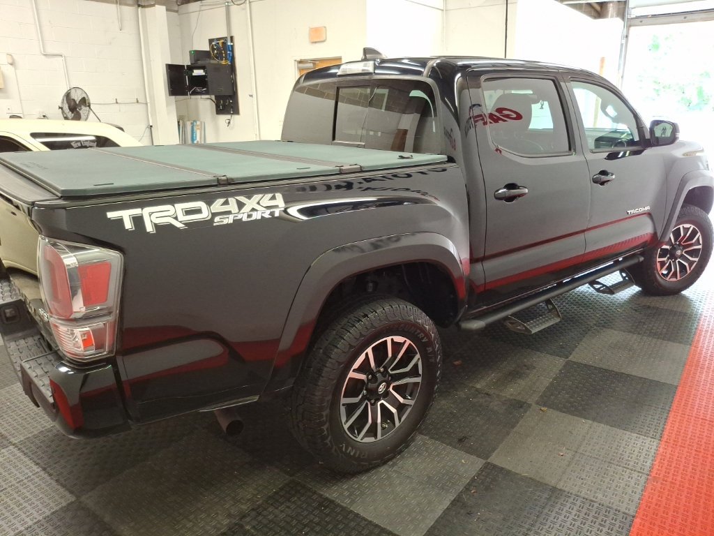Used 2021 Toyota Tacoma TRD Sport w/ TRD Premium Sport Package AWD/4WD image 11