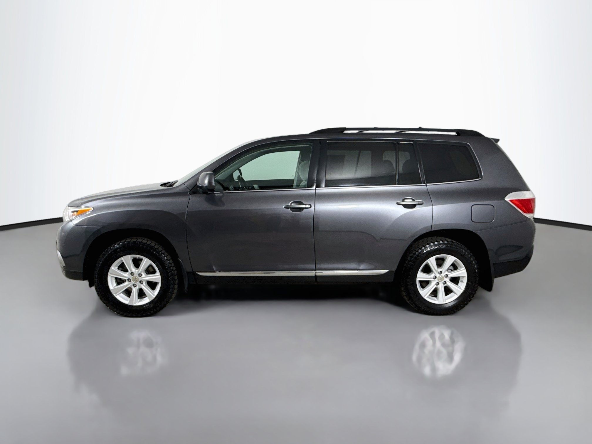 Used 2012 Toyota Highlander 4WD w/ Tech Pkg image 4