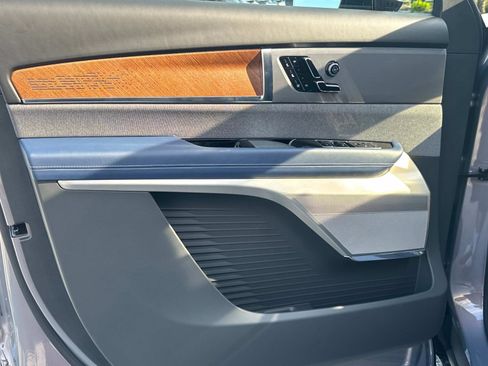 New 2026 Cadillac Vistiq Premium Luxury image 8