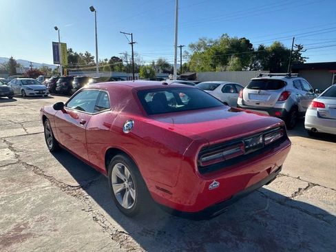 Used 2016 Dodge Challenger SXT RWD image 5
