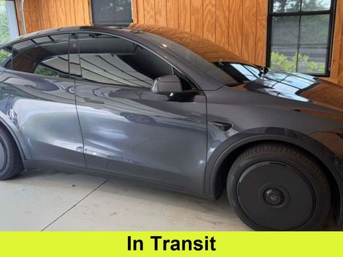 Used 2026 Tesla Model Y AWD image 1