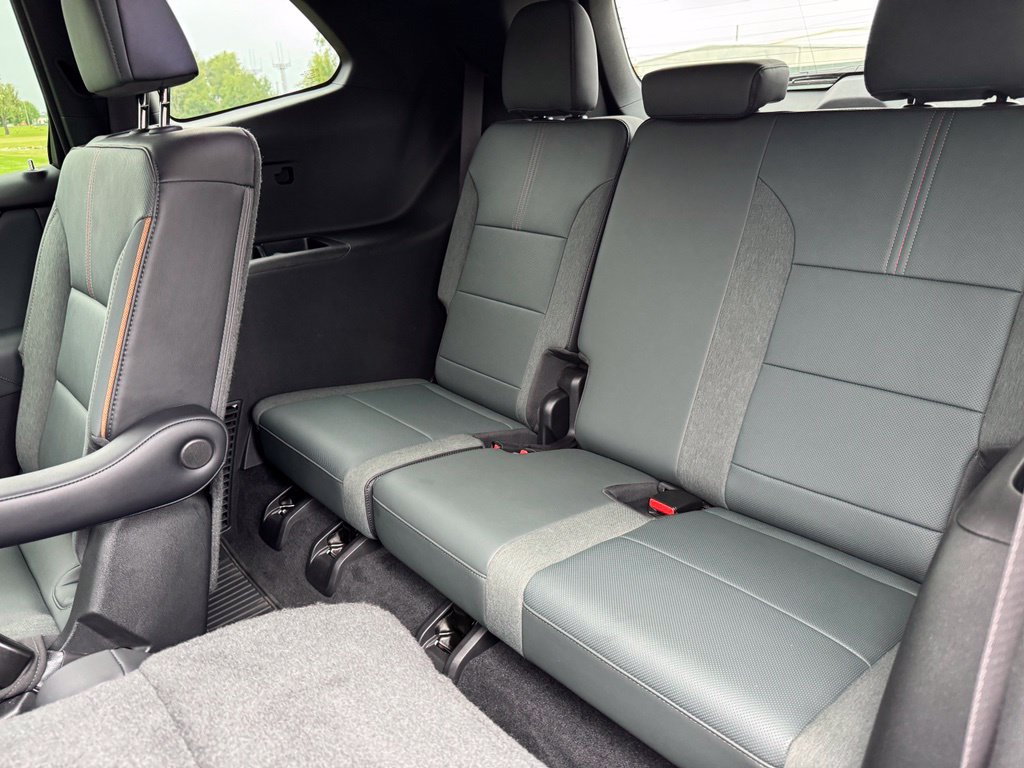 Used 2025 GMC Acadia AT4 w/ LPO, Floor Liner Package AWD/4WD image 18