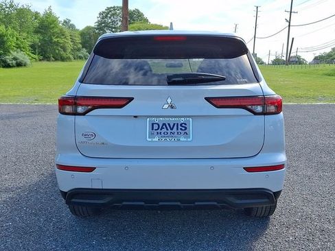 Used 2022 Mitsubishi Outlander ES AWD/4WD image 5