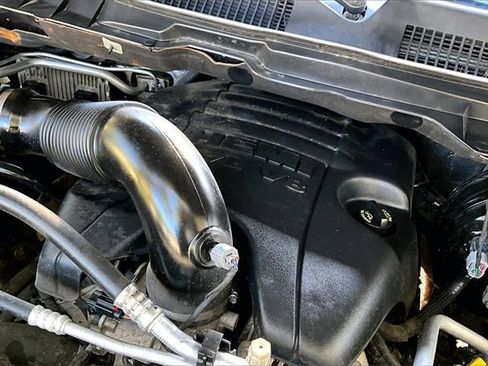 Used 2018 RAM 1500 Classic SLT image 27